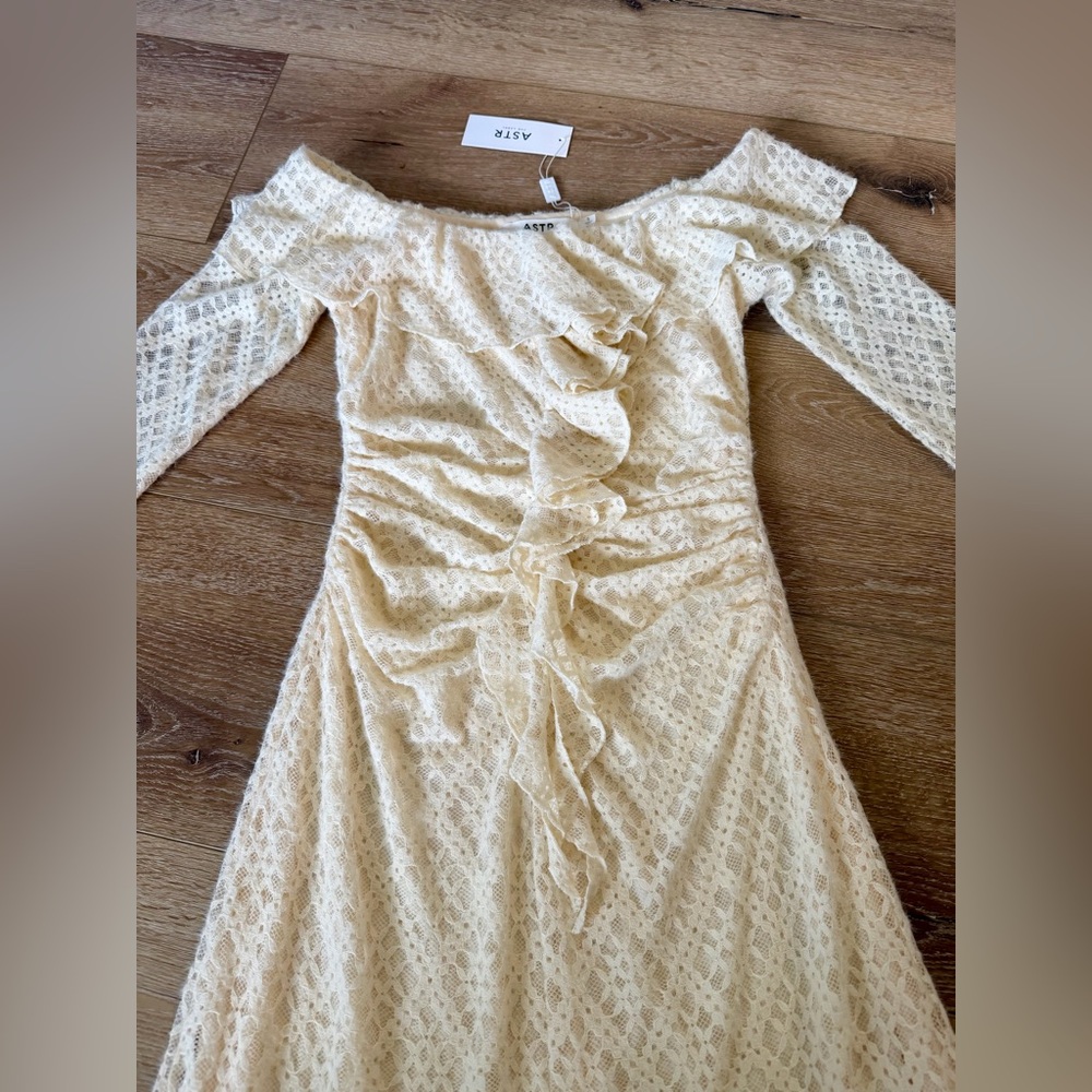 NWT ASTR the Label Dorian Ruffle Off Shoulder dress sz S